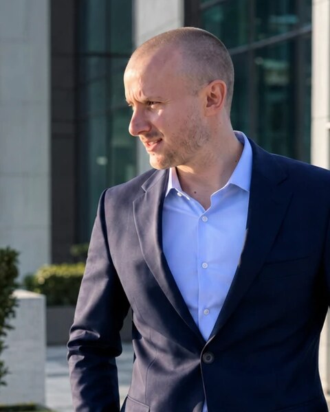 Michael Hoessly, Gründer von Yeara